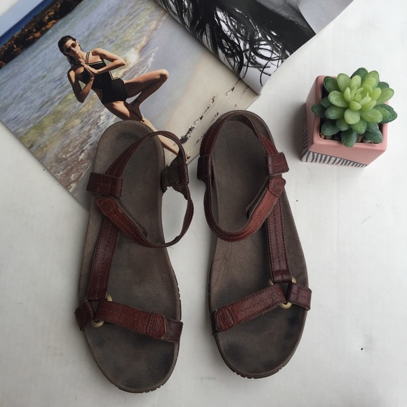 teva original universal crafted leather